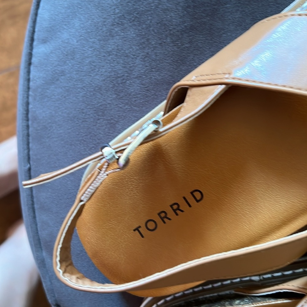 Torrid Crossover Platform Sandals - image 5